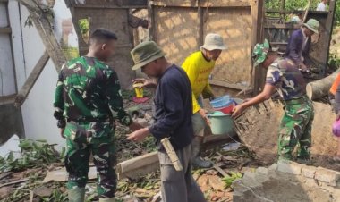 Satgas TMMD Ke-129 Kodim 0601/Pandeglang Gerak Cepat Evakuasi Pohon Tumbang, Bantu Warga Terdampak