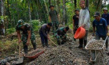 Satgas TMMD 129 Kodim 0601 Pandeglang, Tunjukkan Kekompakan Dengan Warga
