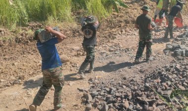 Peluh di Bawah Terik, Bukti Nyata Pengabdian Satgas TMMD Ke-129 Kodim 0601/Pandeglang