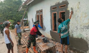 Tangan Prajurit dan Masyarakat Bersatu Memperbaiki Rumah Ibadah di Babakan Kaju