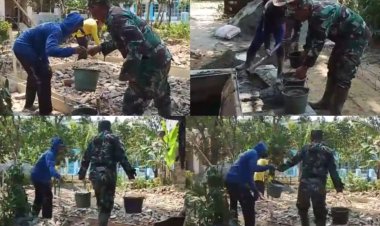 Tergerak Melihat Kondisi Nenek Sanami, Anggota Koramil 0111/Pagelaran dan Warga Gotong Royong Rehab Rumah Tidak Layak Huni