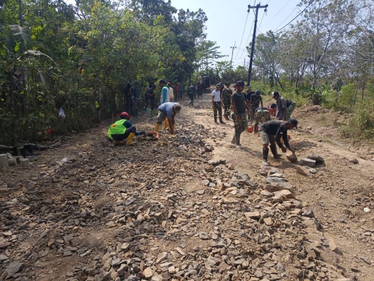 Satgas TMMD Pandeglang, Wujudkan Harapan Warga Bangunkan Jalan Di Pangburangan Patia