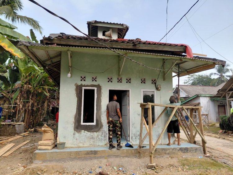 Satgas TMMD Fokus Benahi Mushola, Warga Babakan Kaju Turut Ambil Bagian