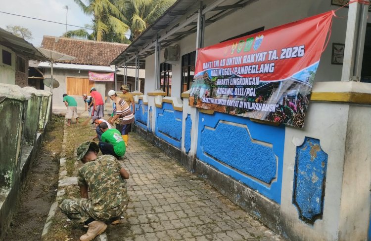 Jumat Berkah, Koramil 0111/Pagelaran Gelar Bakti TNI Bersihkan Lingkungan, Wujud Nyata Kepedulian kepada Masyarakat
